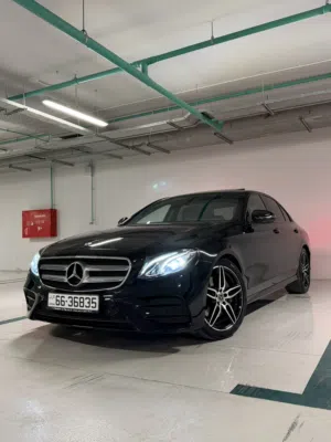 مرسيدس E200 موديل 2020 AMG كامل الاضفات وارد الماني بحالة الوكالة ترخيص و تأمين سنة ممشى قليل