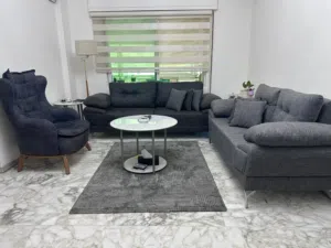 طقم كنب 7 مقاعد بحالة ممتازة