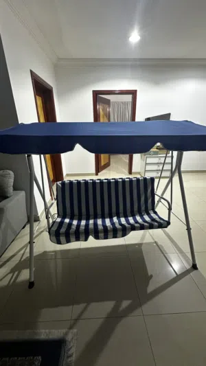 Garden Swing Chair with Canopy – perfect Condition