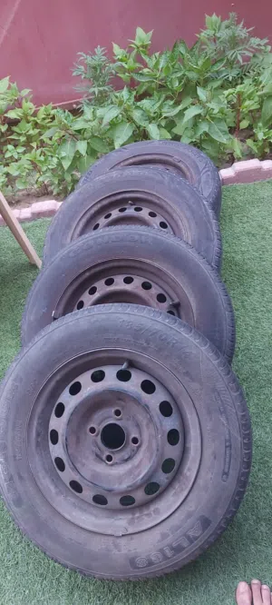 كورولا ورنقات كامري 2006 عجلات و إطارات مستعملة بحجم 14 نوع أخرى جودة عالية