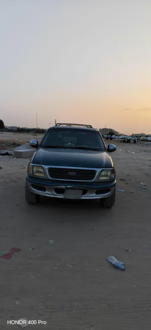 سياره بحاله جيده بيع سريع لدواعي السفر السعر350