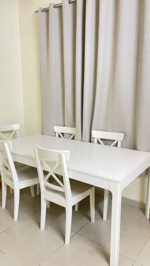 طاولة اكل  dinnig table