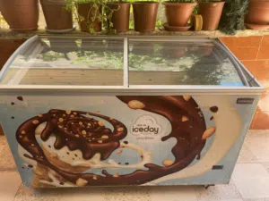 فريزر بطح بحالة ممتازة