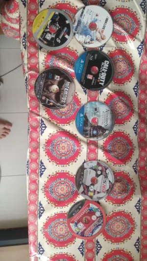 أقوى عروض للعيد السعيد للبيع CDs سوني 3 و 4 جديد لم يتم الإستخدام من قبل والسعر لل CD الواحد