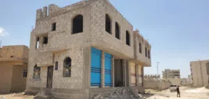 عماره في حي المغتربين بحزيز قريب شارع تعز اقوا عرطه