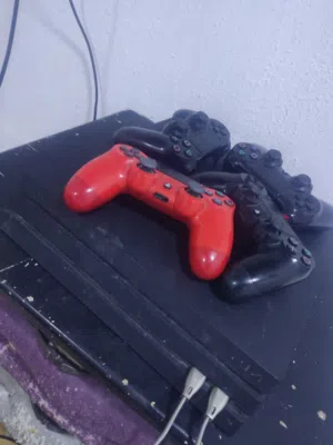 بلي ستيشن فور برو مع اربعة جوستك