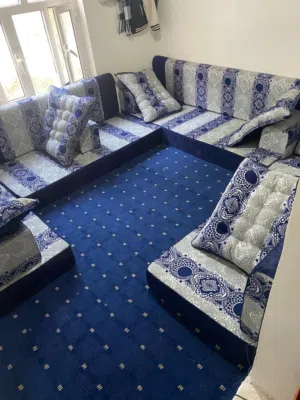 مجلس ضغط كامل سبعه متر ونص استخدام ثمانيه اشهر نضيف شبه جديد ارتفاع عشرين مع سبعه مداكي وسبعه لحافات