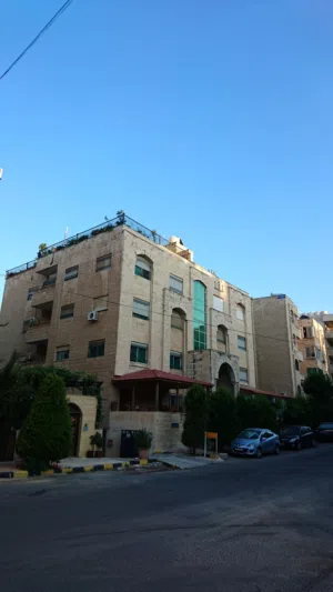 190 m2 3 Bedrooms Apartments for Sale in Amman Deir Ghbar