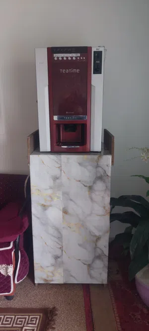 ماكينه مشروبات ساخنة بحالة ممتازة جدا