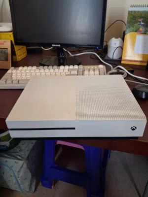Xbox one S with controller and HDMI 500 gb working perfectly negotiable any price [urgent sale]
