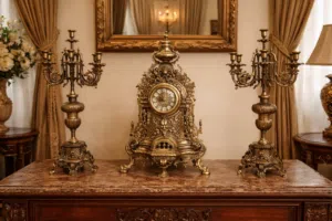 طقم ساعة وشمعدان نحاس انتيك شغل قديم وزن ثقيل حجم كبير 60 سم