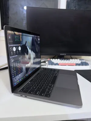 Macbook pro للبيع