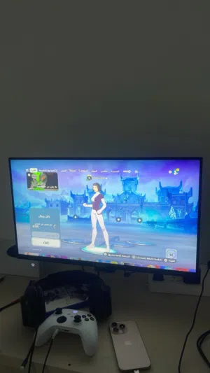 للبيع اكس بوكس اس مع شاشه قيمنق k gaming مع استاند هدروليك لشاشه كل شي انذكر جديد