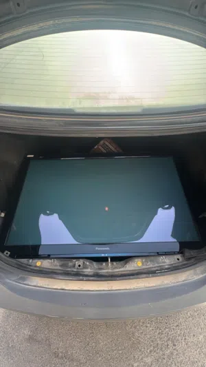 شاشة مستعملة للبيع