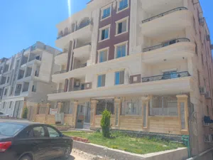 شقتك علي نادي بلاتنيوم مباشرا