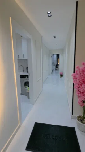 استديو للطالبات و الموظفات