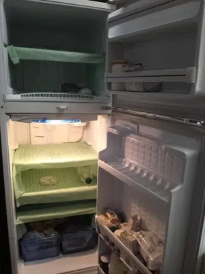 ثلاجه للبيع