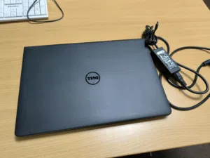 Dell i3\ 8-RAM لابتوب بحالة ممتازة