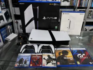 PlayStation 5 Pro نسخة الشرق الأوسط مع يدين وضمان