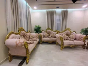 4 كنبات لغرفه الجلوس بحاله ممتازه