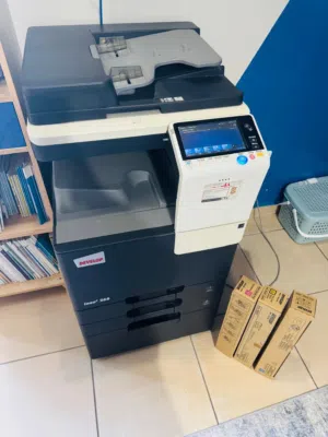 طابعة للبيع استعمال خفيف بسبب السفر مع 6 علب حبر جديد