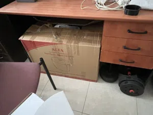 مكتب للبيع بحالة ممتازة
