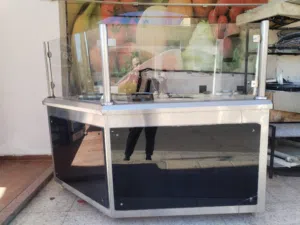 طاولة 4 عيون للبيع بحالة الوكالة