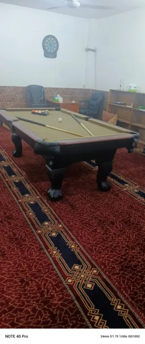 بلياردو خشب 7.5 قدم اصلي جديد بالكرتونه مع كامل الأغراض اصلي