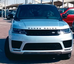 للبيع سيارة Range Rover Sport بحالة ممتازة في سوق الحراج الشارقة والسيارة بحالة جيدة َكامل مواصفات.