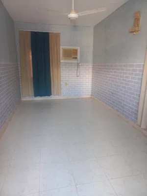 بيت الايجار ف الخضراء قريب جامع السلطان قابوس