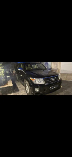 مواصفات خليجية أصلية 2015 GXR V6 Land Cruiser 86,000km نظيفة للبيع