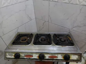 طباخ غاز 3 عيون مع بربيش وساعة (طقم كامل وجاهز) للبيع