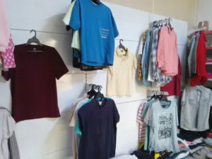 ملابس مستعمله نظيفه