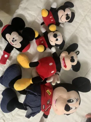 ألعاب أطفال ومنفاخ بالونات