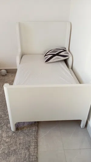 سرير ايكيا