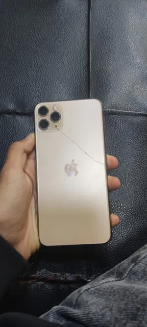 Apple iPhone 11 Pro Max 128 GB in Mafraq