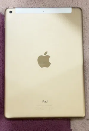 LIGHTLY USED APPLE IPAD (5 GENERATION) AVAILABLE WITH BOX AND ORIGINAL ADAPTER