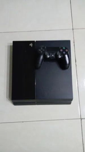 Playstion 4  with control مع يد