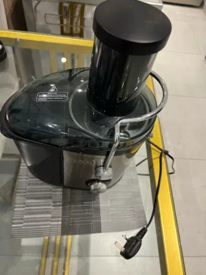 استمتع بعصائر طازجة في كل وقت!**   للبيع: **ماكينة عصائر بلاك اند ديكر**