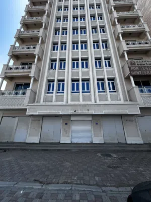 Showroom for rent, 215 square meters, Al Amerat - next to Lulu Hypermarket