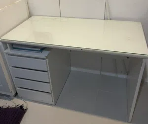 مكتب وكرسي Desk and Chair