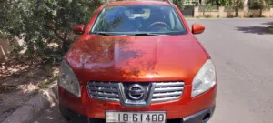 جيب نيسان ، قشقاي موديل :2009 هاتشباك لون كرميدي مميزة بسعر مناسب ومرخصة لمدة سنه كامله 5/2027