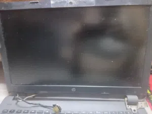 الشاشة (Display):15.6 بوصة HD (1366×768)
