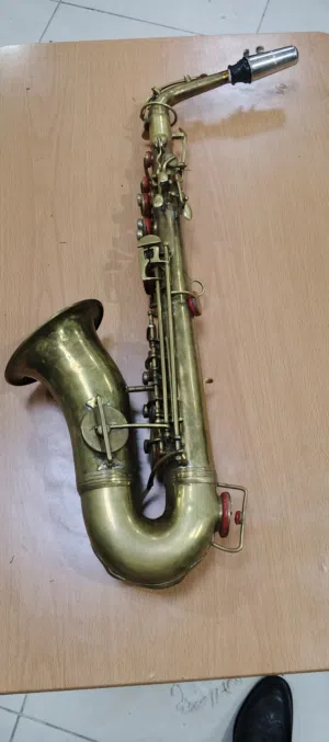 Bessons & Co, London WC 2,H 75983, Vintage Saxophone, Tademark Boosey.