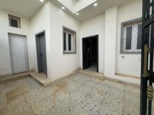 121 m2 3 Bedrooms Townhouse for Rent in Tripoli Ain Zara