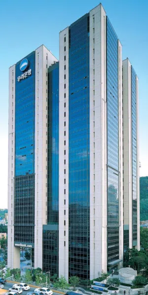 بيت تجاري للبيع ركن بحي عمان الوارد الشهري 10 ملايين