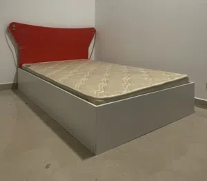 سرير أطفال جوده عاليه مع مرتبة راحة
