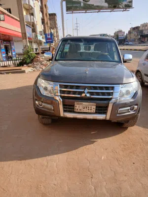 ميتسوبيشي باجيرو 2016 للبيع