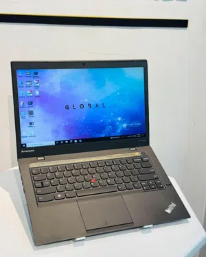 للطلاب واصحاب الاعمال المكتبية لابتوب مريح يناسب كل الوضعيات في الجلوسLenovo think pad X1 carbon