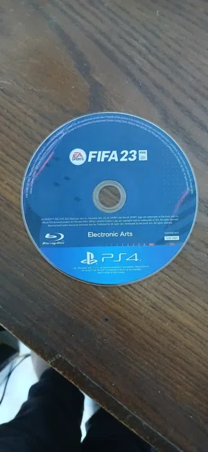 CD FIFA 23 مستعمل بحال الوكالة استعمال خفيف